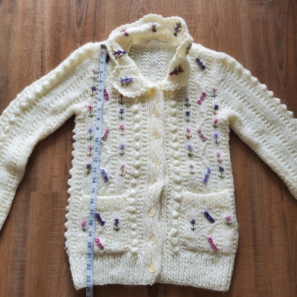 Vintage embroidered knit cardigan - Picture 8 of 10